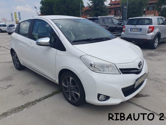 TOYOTA Yaris usata, con MP3