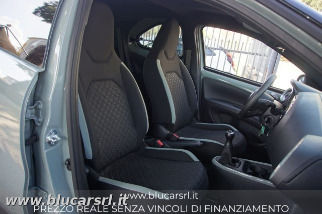 TOYOTA Aygo X usata 10
