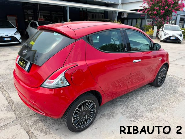 LANCIA Ypsilon usata, con ESP