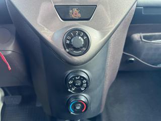 TOYOTA iQ usata 44