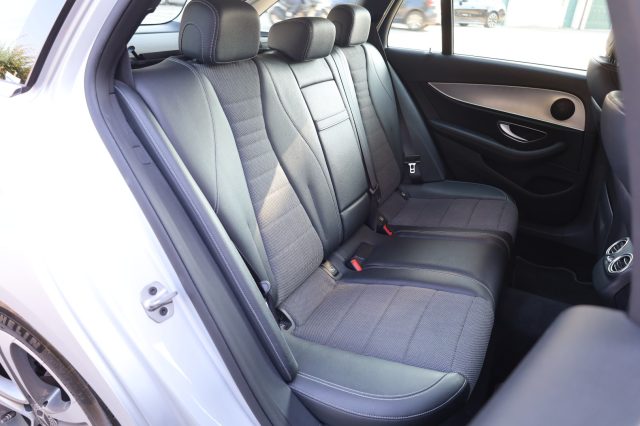 MERCEDES-BENZ E 220 usata, con Fari bi-xeno