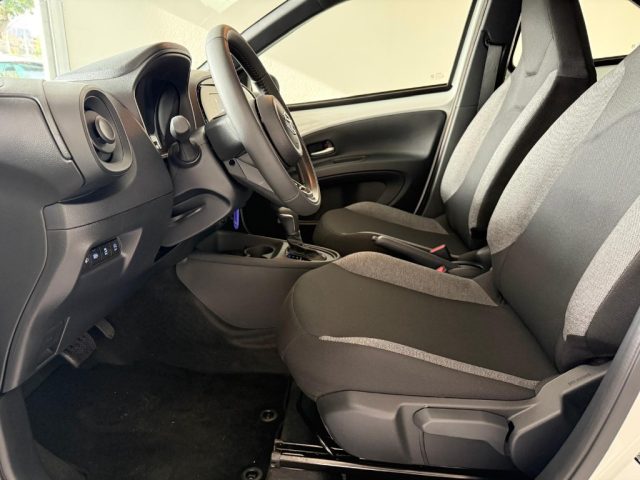 TOYOTA Aygo X usata, con Telecamera per parcheggio assistito