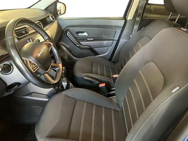 DACIA Duster usata 11