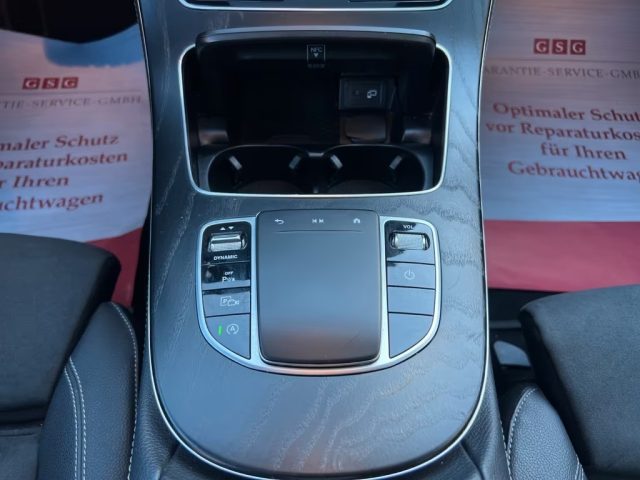 MERCEDES-BENZ E 220 usata, con Park Distance Control