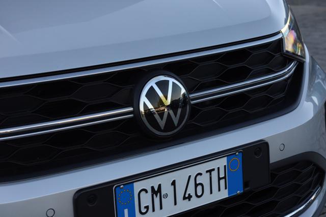 VOLKSWAGEN Taigo usata, con Spoiler