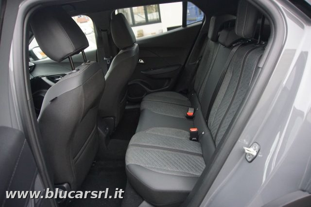 PEUGEOT 2008 usata, con Sedile posteriore sdoppiato