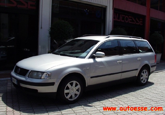 VOLKSWAGEN Passat usata, con ABS