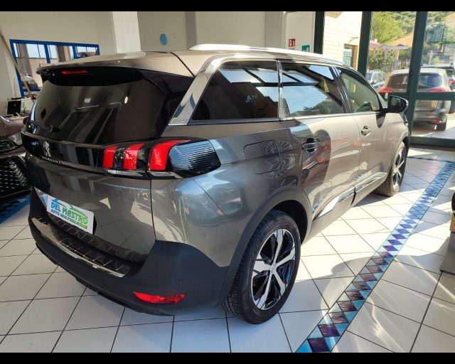 PEUGEOT 5008 usata, con Fendinebbia