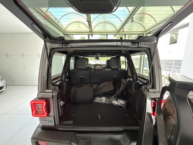 JEEP Wrangler usata, con USB