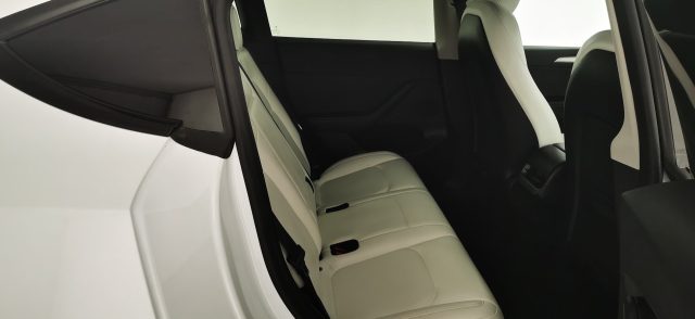 TESLA Model Y usata, con Isofix