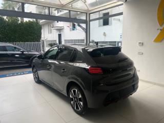 PEUGEOT 208 usata, con Volante in pelle