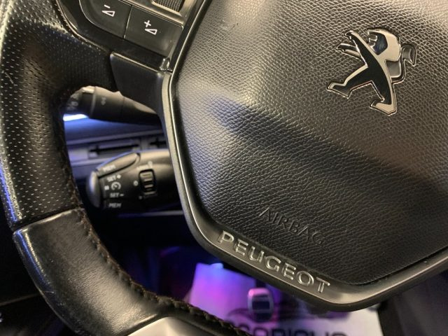 PEUGEOT 3008 usata, con Leve al volante