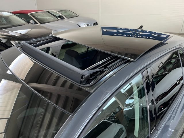 VOLKSWAGEN Golf usata, con Alzacristalli elettrici
