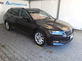 SKODA Superb usata, con Airbag