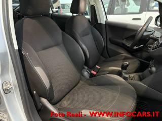 PEUGEOT 208 usata, con Autoradio