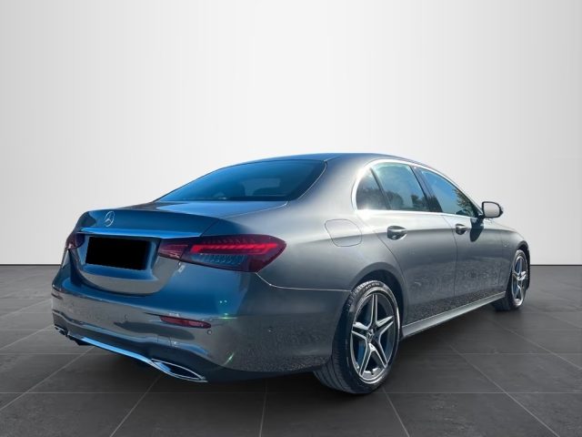 MERCEDES-BENZ E 220 usata, con Autoradio