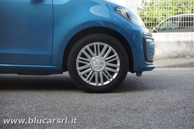 VOLKSWAGEN up! usata, con Autoradio digitale
