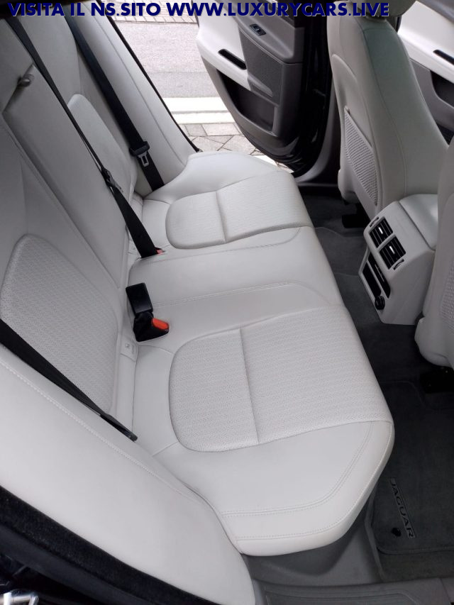 JAGUAR XE usata, con Fendinebbia