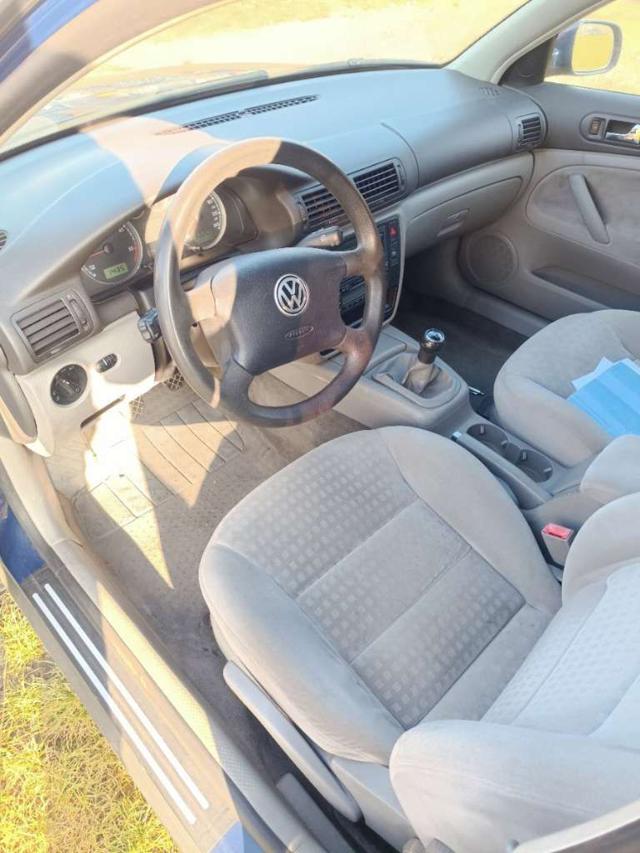 VOLKSWAGEN Passat usata, con Airbag laterali