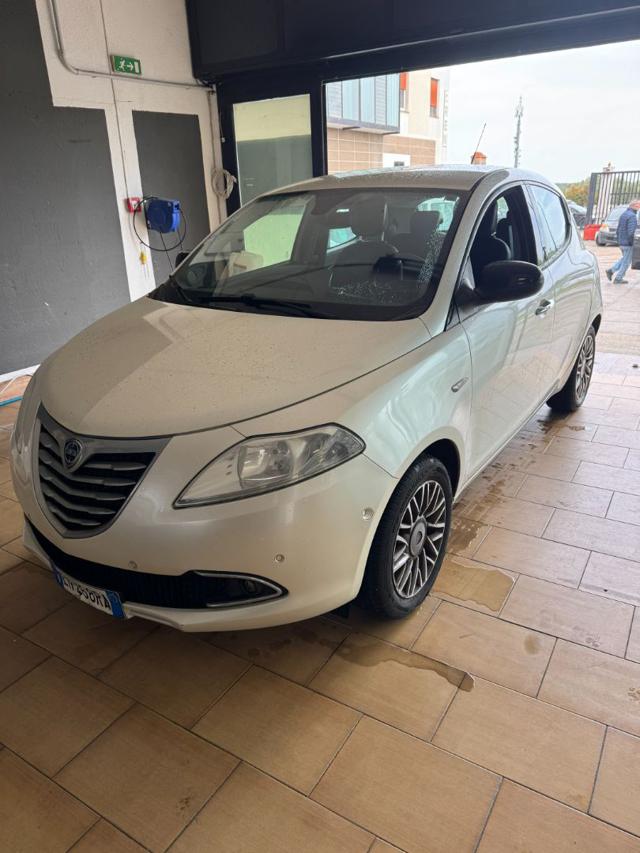 LANCIA Ypsilon usata, con ABS