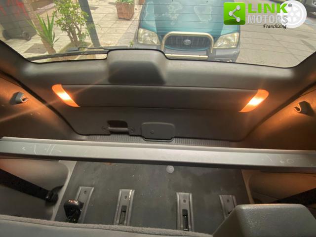 CHRYSLER Voyager usata 27