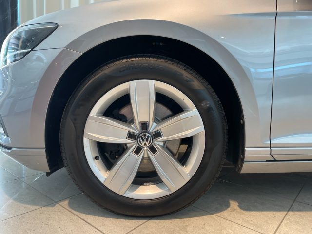 VOLKSWAGEN Passat Variant usata, con Park Distance Control