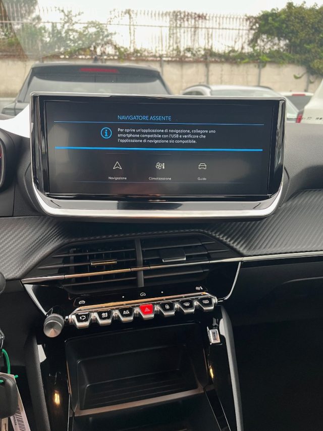 PEUGEOT 2008 usata, con Climatizzatore
