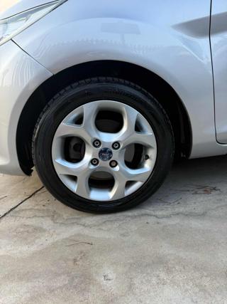 FORD Fiesta usata, con Autoradio