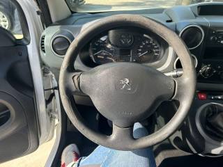 PEUGEOT Partner usata, con Sensori di parcheggio posteriori