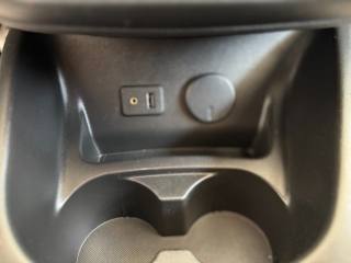 OPEL Corsa usata, con Touch screen