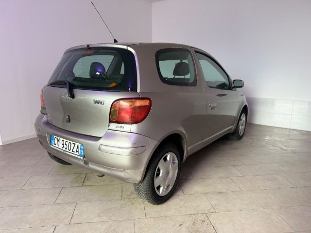 TOYOTA Yaris usata 16