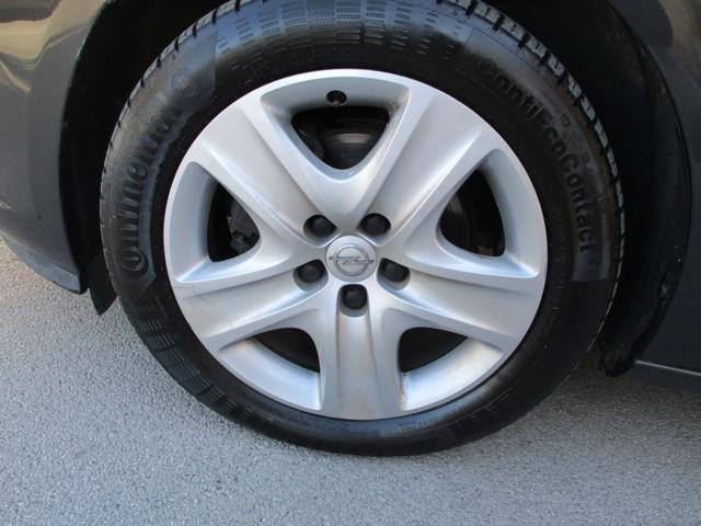 OPEL Astra usata, con Servosterzo