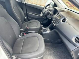 HYUNDAI i10 usata, con Sensori di parcheggio posteriori