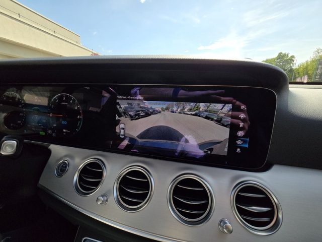 MERCEDES-BENZ E 300 usata, con Cruise Control