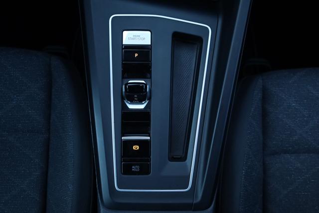 VOLKSWAGEN Golf usata, con Autoradio
