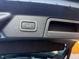 LAND ROVER Range Rover Velar usata, con Servosterzo