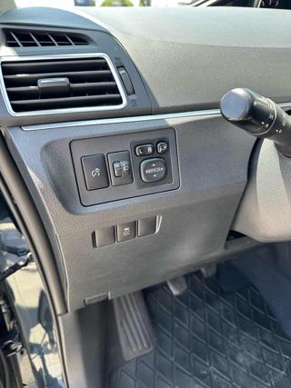 TOYOTA Verso usata, con Servosterzo