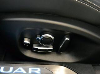 JAGUAR XE usata, con Alzacristalli elettrici