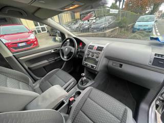 VOLKSWAGEN Touran usata, con Park Distance Control