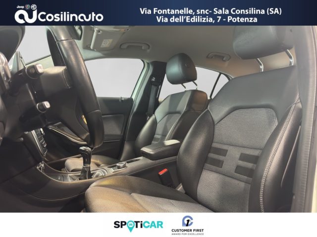 MERCEDES-BENZ GLA 180 usata, con Controllo automatico clima