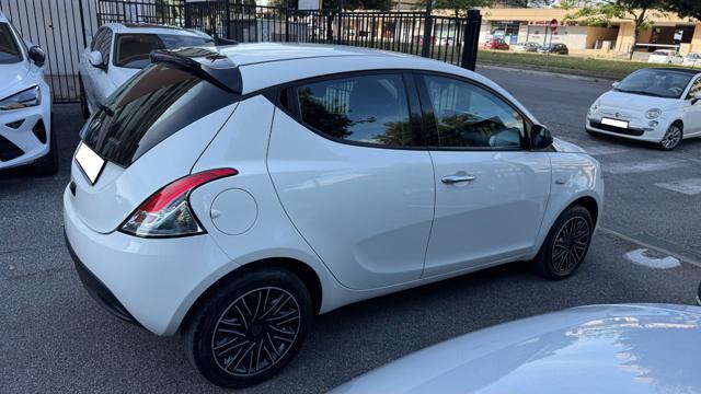 LANCIA Ypsilon usata, con Autoradio digitale
