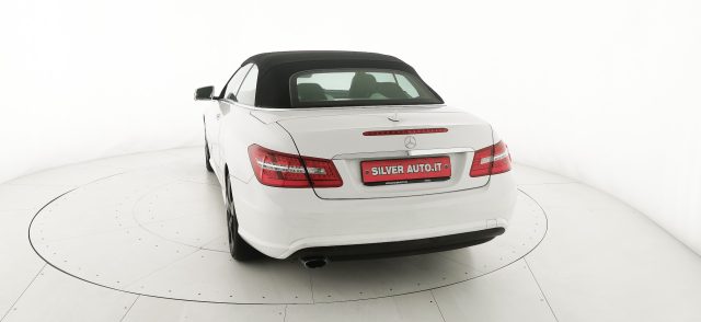 MERCEDES-BENZ E 220 usata, con Lettore CD