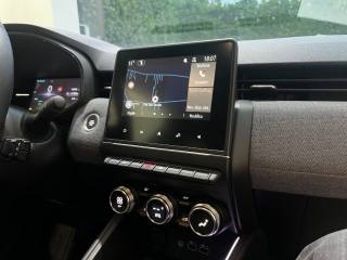 RENAULT Clio usata, con Touch screen