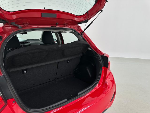 TOYOTA Yaris usata, con Sedile posteriore sdoppiato
