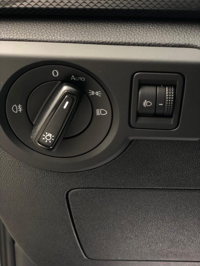 VOLKSWAGEN T-Cross usata, con Autoradio digitale