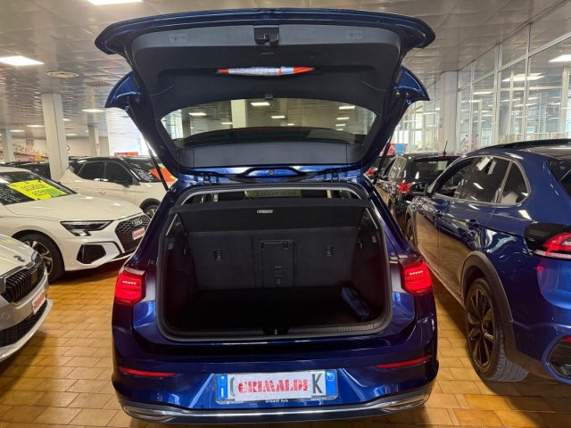 VOLKSWAGEN Golf usata, con Autoradio