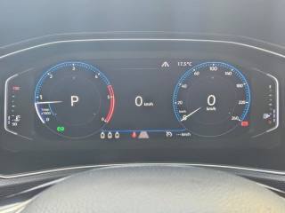 VOLKSWAGEN T-Roc usata, con Controllo automatico clima