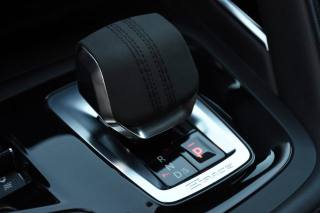 JAGUAR E-Pace usata, con Autoradio digitale