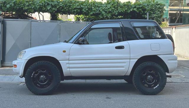 TOYOTA RAV 4 usata, con Airbag
