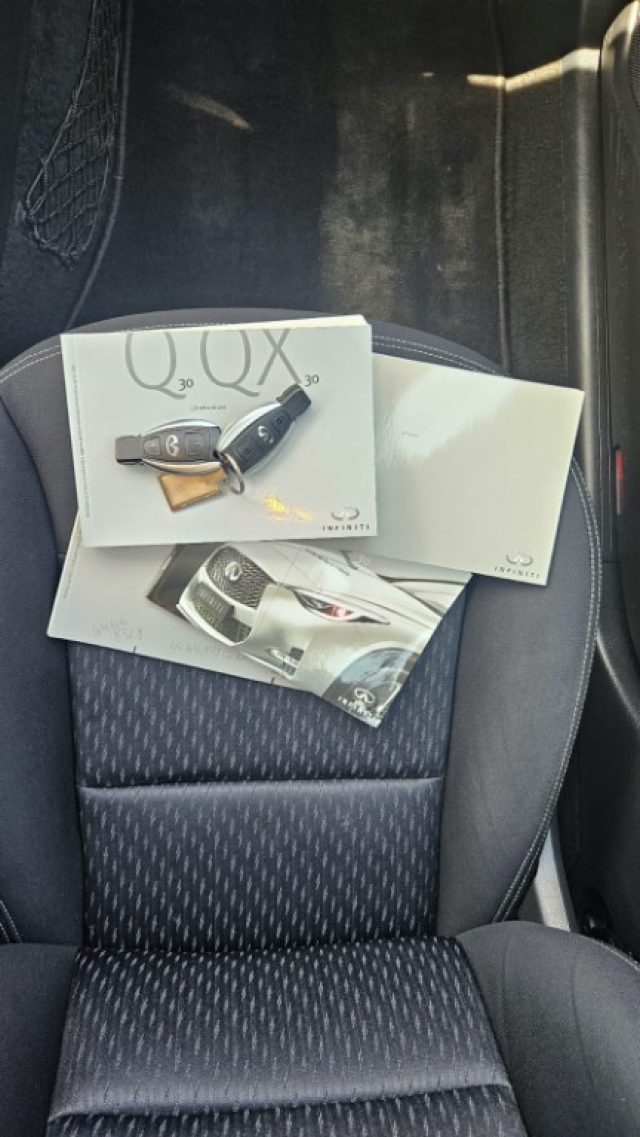 INFINITI QX30 usata, con Climatizzatore